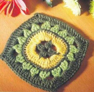 crochet-square-with-sunfloer