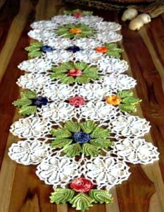 doily table runner pattern