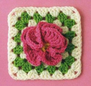 granny-square-with-flower