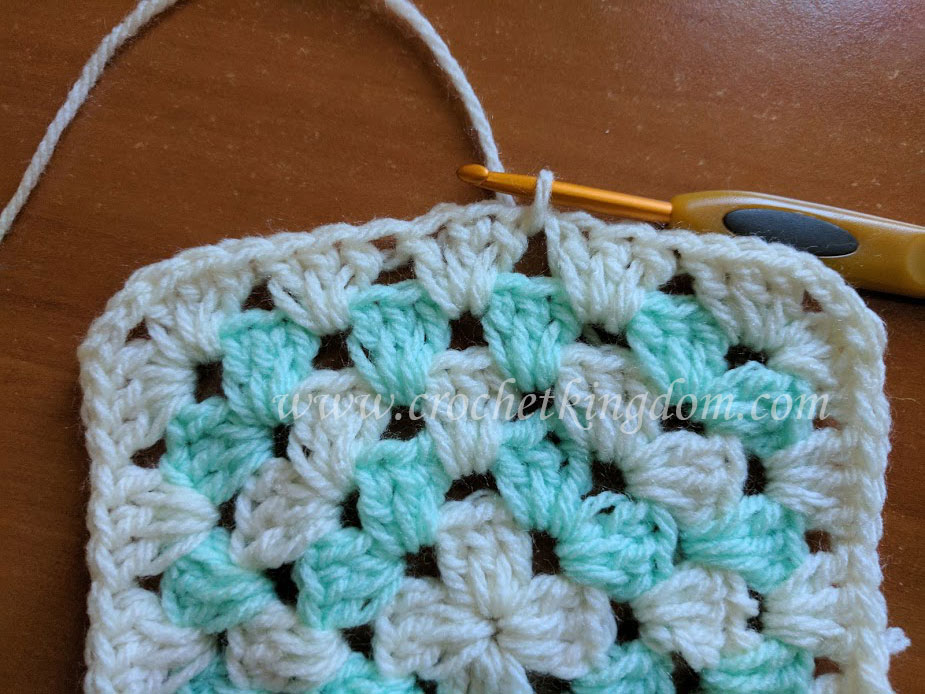 Interesting Granny Square Blanket Tutorial