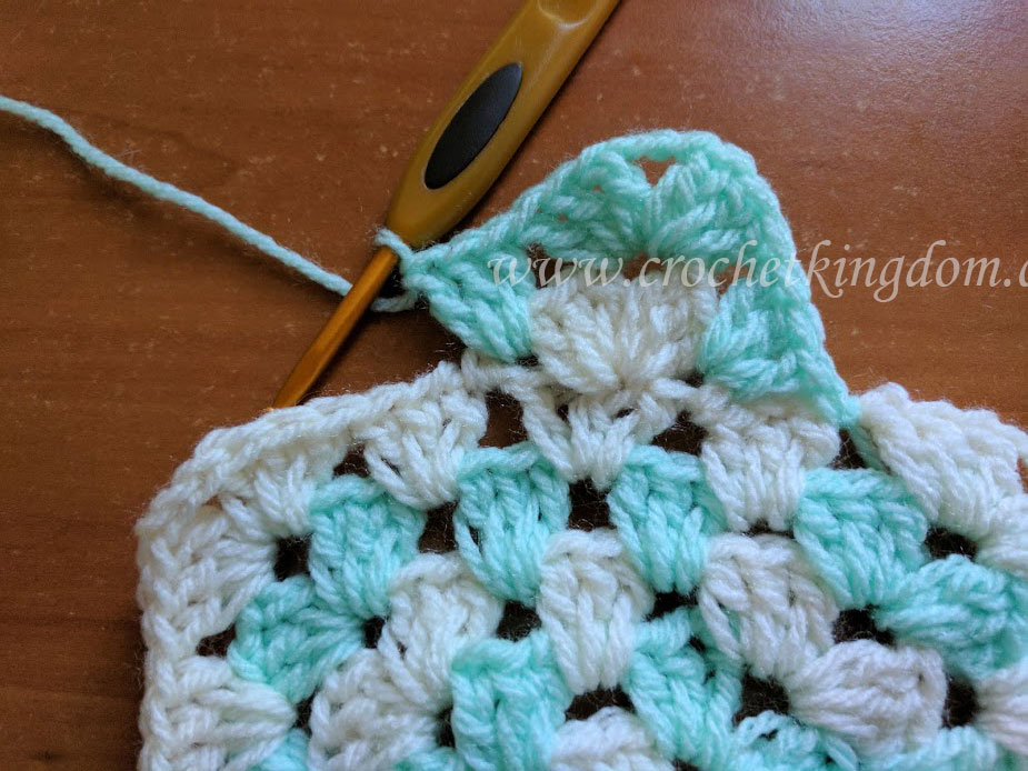 Interesting Granny Square Blanket Tutorial