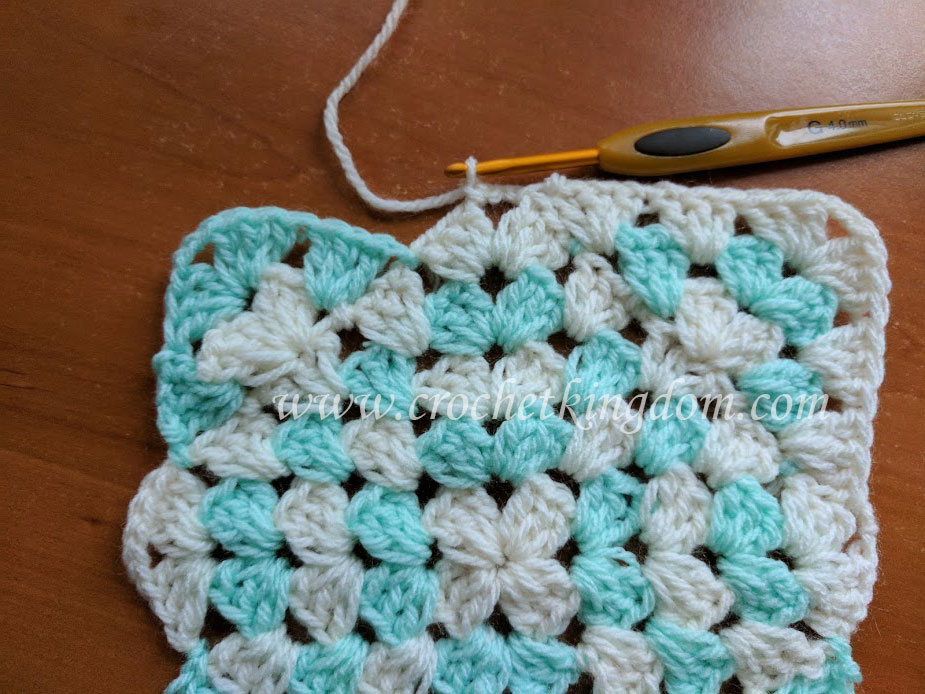 Interesting Granny Square Blanket Tutorial