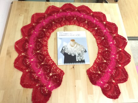ombre pineapple shawl crochet 3