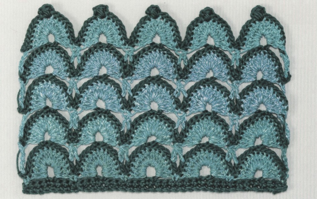 Two-toned-crochet-fan-stitch-1
