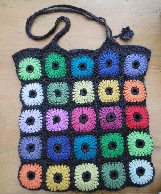 Chrysanthemum Shopper Free Crochet Pattern