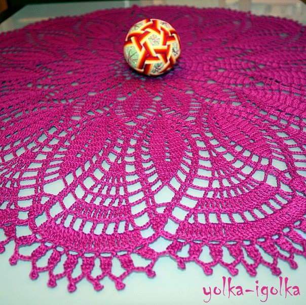 pink round doily pattern 1