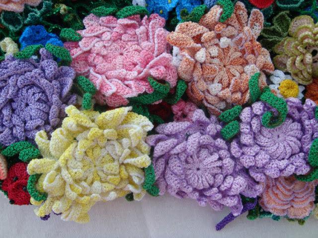 Colorful Crochet Flowers + Free Pattern Step By Step