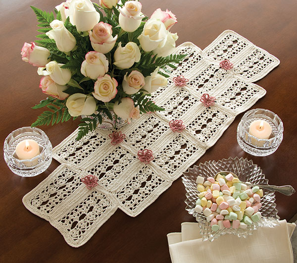 Crochet Table Runner ⋆ Crochet Kingdom (9 free crochet patterns)