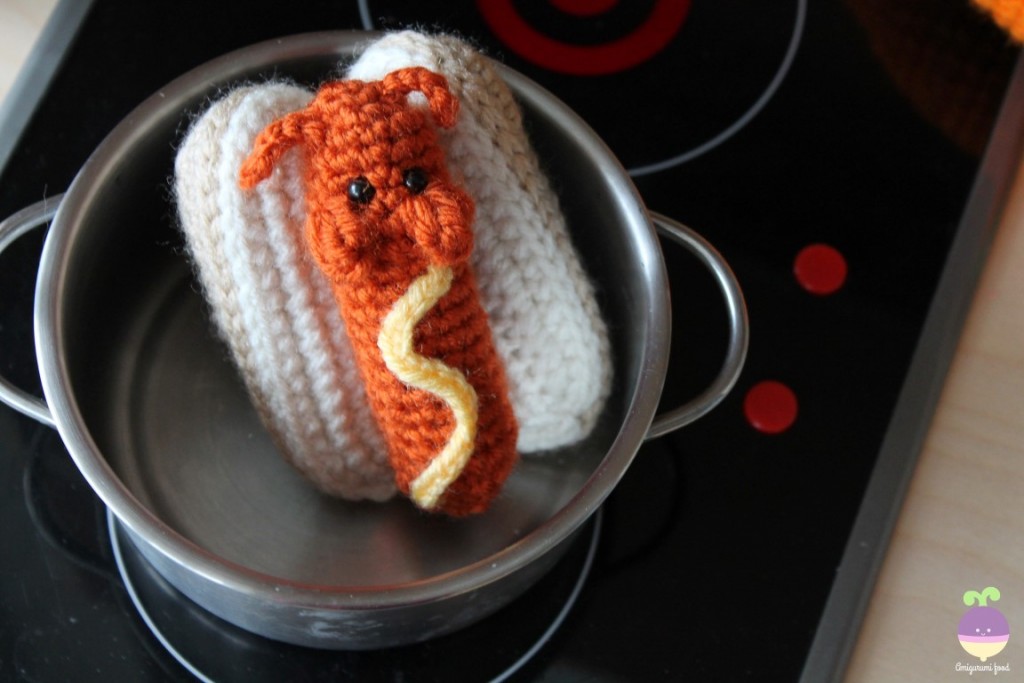 Hot Dog Amigurumi Crochet Pattern
