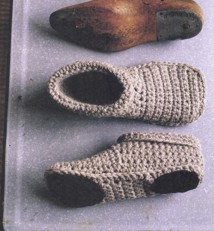 slipper-boots-free-crochet-pattern