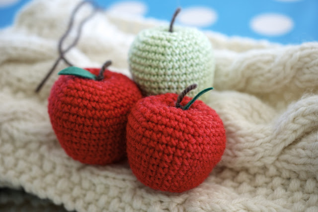 How to Crochet an Apple