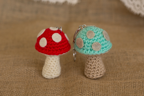 Mushroom keychain pattern free crochet