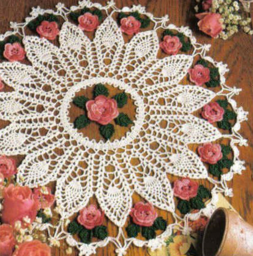 pineapple-and-roses-doily