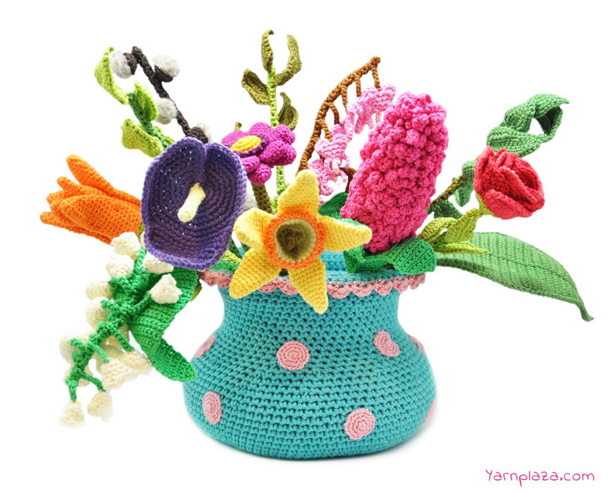 Crochet Along Vase and Flowers free Cal crochet patterns