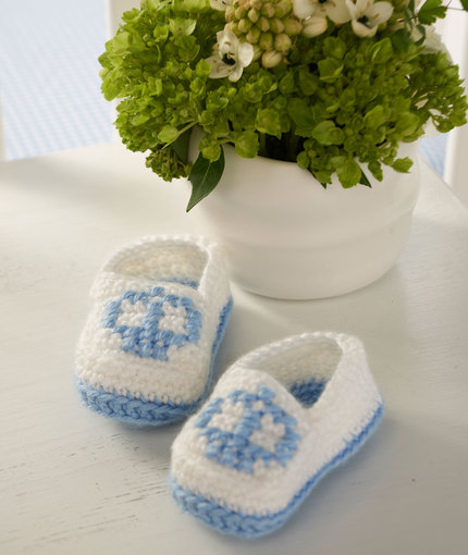Crown Booties Free Baby Crochet Pattern
