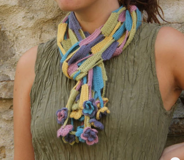 Spring-crochet-scarf-with-flowers-free-pattern