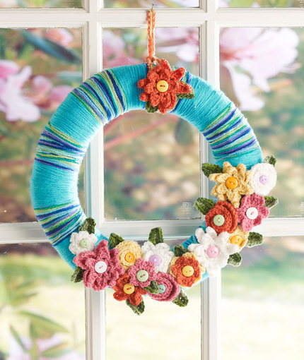 april-flowers-wreath-free-crochet-pattern