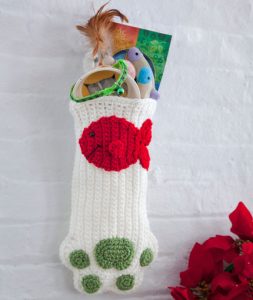 cat-paws-christmas-stocking-free-crochet-pattern