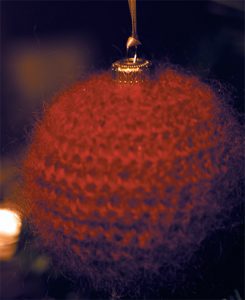 christmas-crochet-bauble-cover