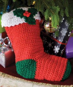 crochet-holly-stocking-free-crochet-pattern