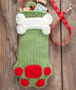 dog-paws-christmas-stocking-free-crochet-pattern