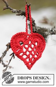 elegant-christmas-heart-ornament-pattern