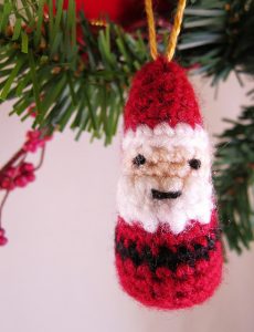 mini-father-christmas-crochet-ornament-pattern