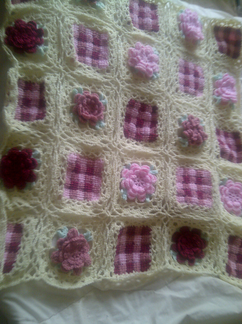 stacys-flower-squared-afghan