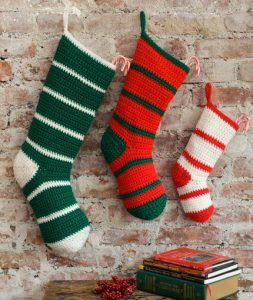 waiting-for-santa-stockings-free-crochet-pattern