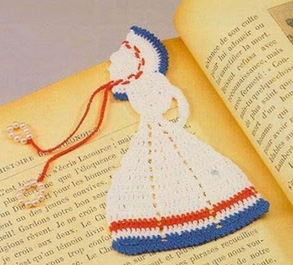 doll-crochet-bookmark