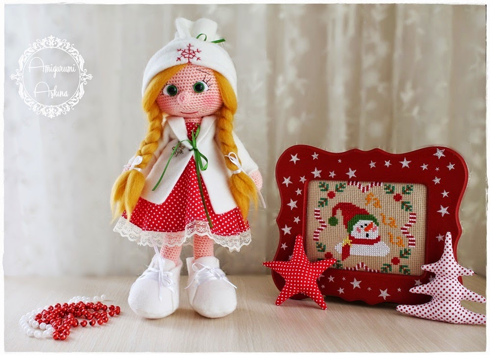 Christmas Amigurumi Doll free crochet pattern