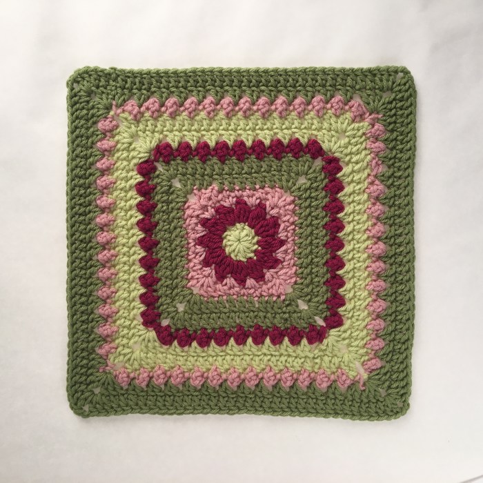 crochet-melanie-12%e2%80%b3-square