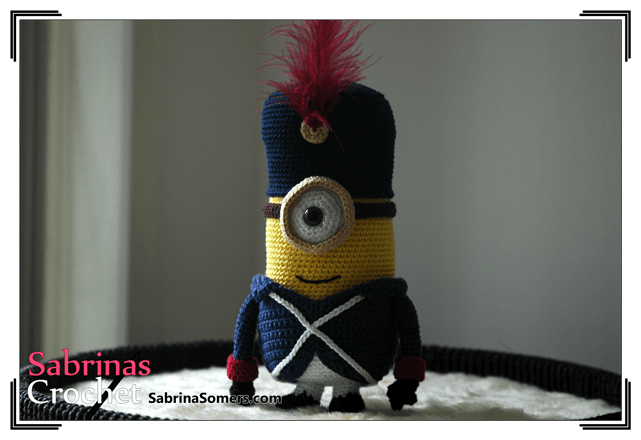 free-crochet-pattern-minion-french-soldier