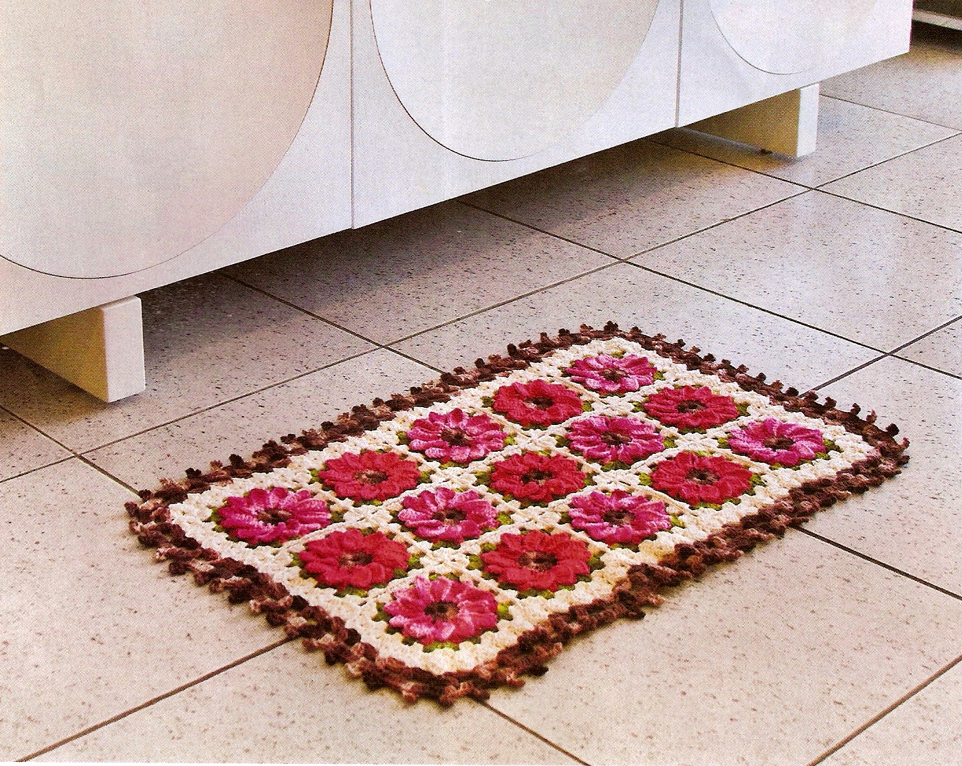 Carpet Daisies Free Crochet Pattern