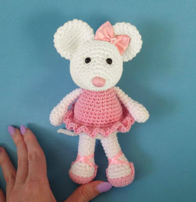 ballerina-mouse-amigurumi-pattern-free-crochet