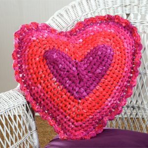 heart pillow crochet