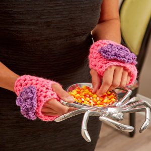 Flower Wristers Free Crochet Pattern