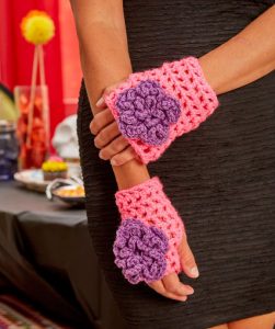 Flower Wristers Free Crochet Pattern