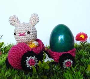 The Eggmobiles Free Easter Crochet Pattern