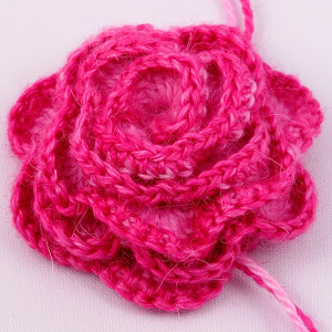 Super Easy Crocheted Rose Tutorial