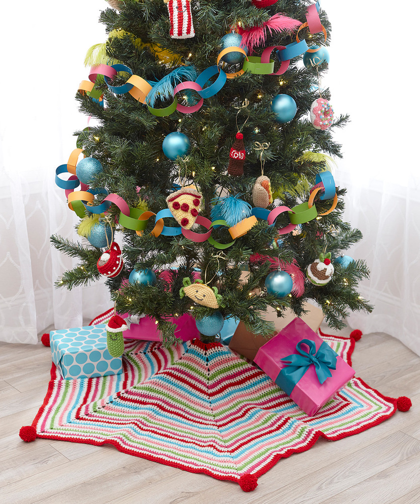 Pompom Trimmed Tree Skirt Free Crochet Pattern for Christmas