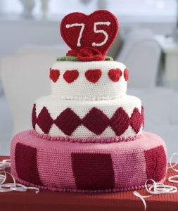 Trendy Fondant Cake Free Crochet Pattern