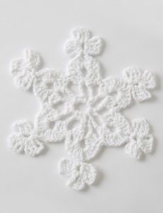 Twinkling Snowflakes Free Crochet Christmas Pattern