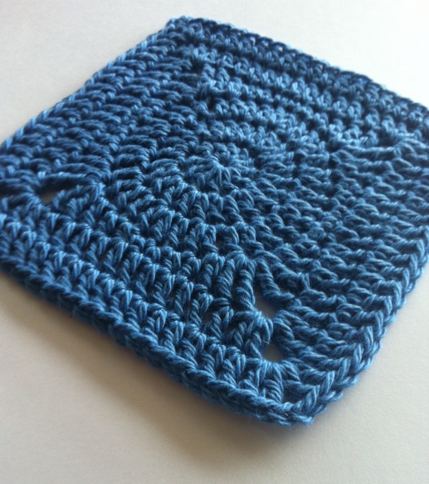 Free Crochet Solid Square Pattern with Circle Middle