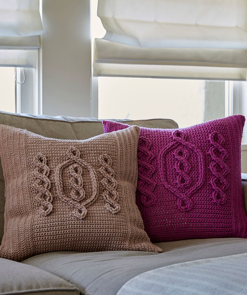 Free Crochet Pattern for a Chic Cable Pillow