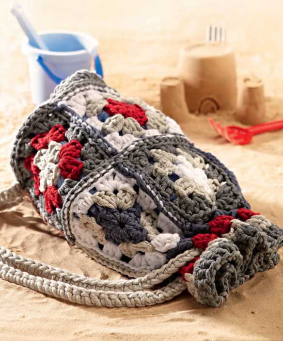 Free Crochet Pattern for a Granny Square Beach Bag