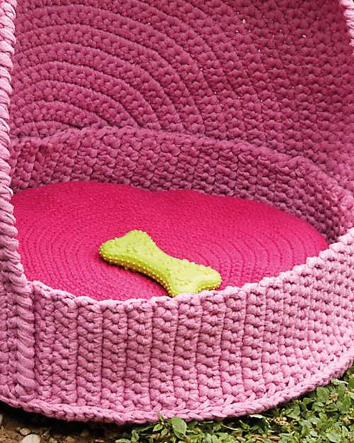 Free Crochet Pattern for a Cat or Dog Bed