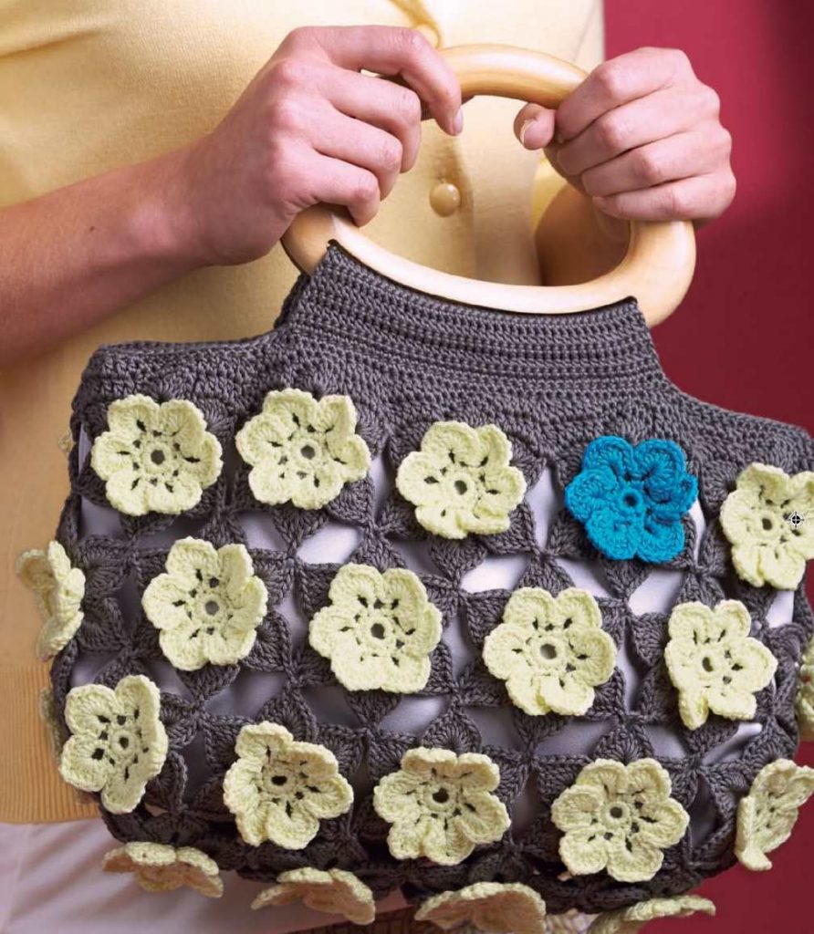 Free Crochet Pattern for a flower handbag