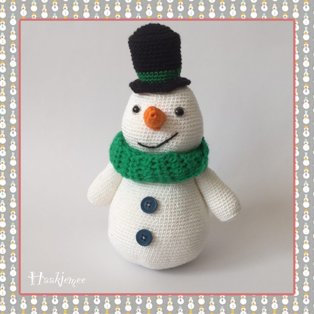 Free Crochet Pattern for Snowy the Snowman. Free Christmas crochet pattern.