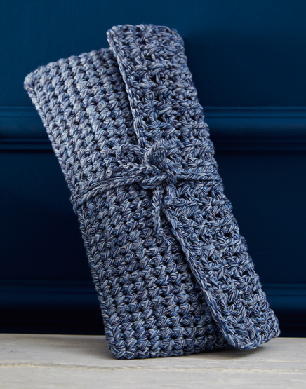 Free Crochet Pattern for a Cotton Clutch